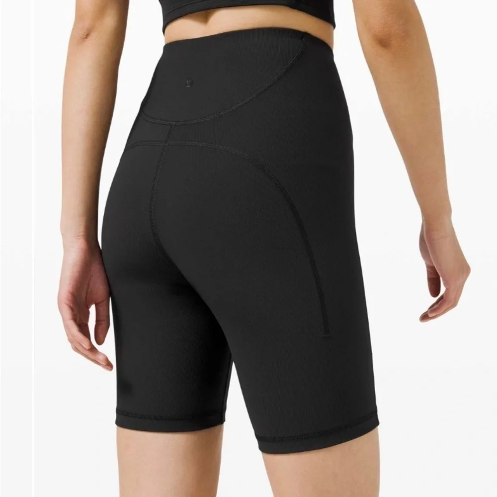 Lululemon Ribbed Contoured HR High-Rise Short 8